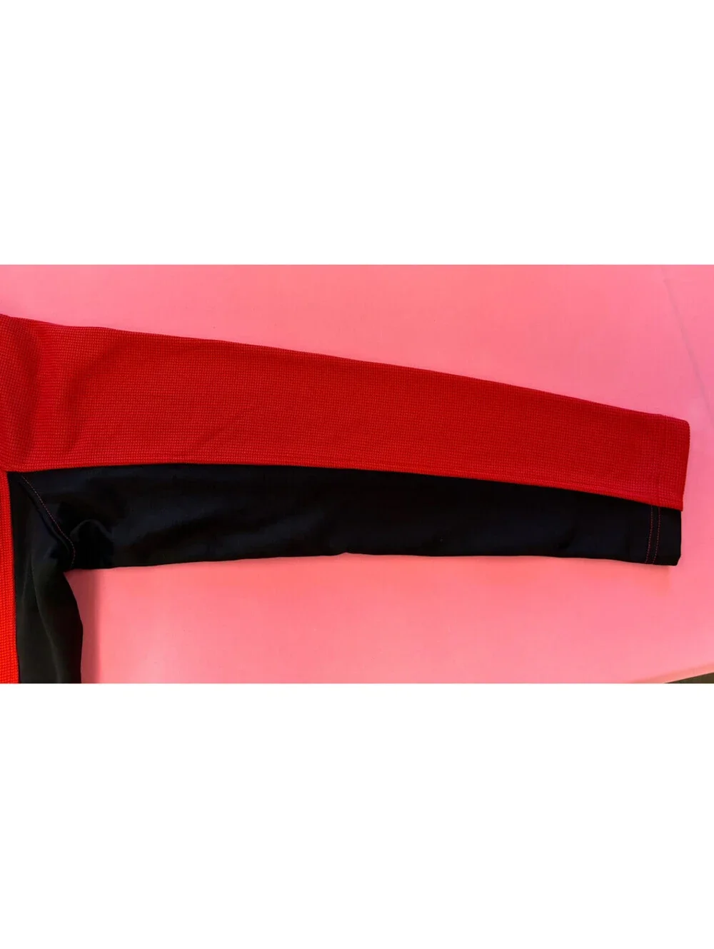 Spyder Mens Hoodie. Red With Black Sides & Part Of Sleeves. 1/4 Zip. Size L. NWT